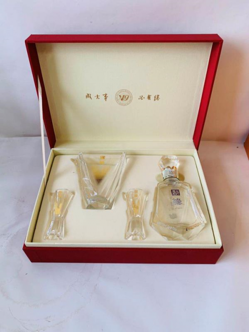 李响直播间秒变“云酒馆”，2000份国缘V9礼盒瞬间秒光