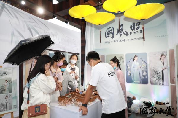 大唐芙蓉园也出汉服？无所不"潮"的天猫国潮再造大事件