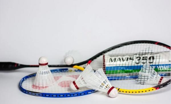 如何选择羽毛球品牌?上YONEX 微店了解一下
