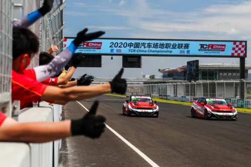 TCR China株洲鸣锣开赛 壳牌捷凯领克车队包揽冠亚喜迎开门红