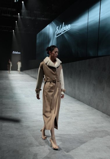 费雷梵萨品牌与哥本哈根皮草联名款亮相海宁国际时装周