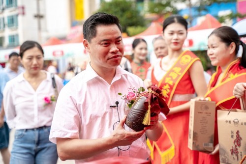 2020年|2020年鹿寨电商节暨直播带货大赛顺利举行