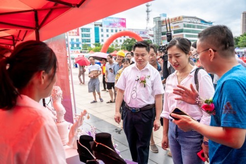 2020年|2020年鹿寨电商节暨直播带货大赛顺利举行