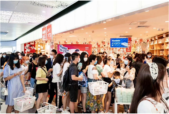 放肆一博|放肆一博，MINISO×王一博生日主题店登陆广州