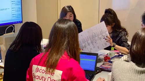 | 薇娅李佳琦之后，中腰部主播们究竟需要一场怎样的粉丝节？