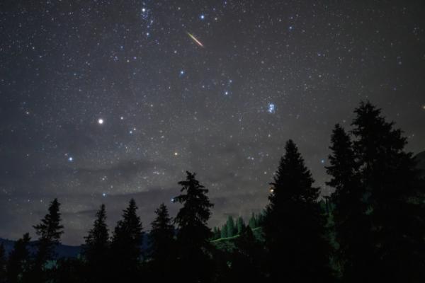 英仙座流星雨来袭，教你如何拍出绚丽的流星雨大片