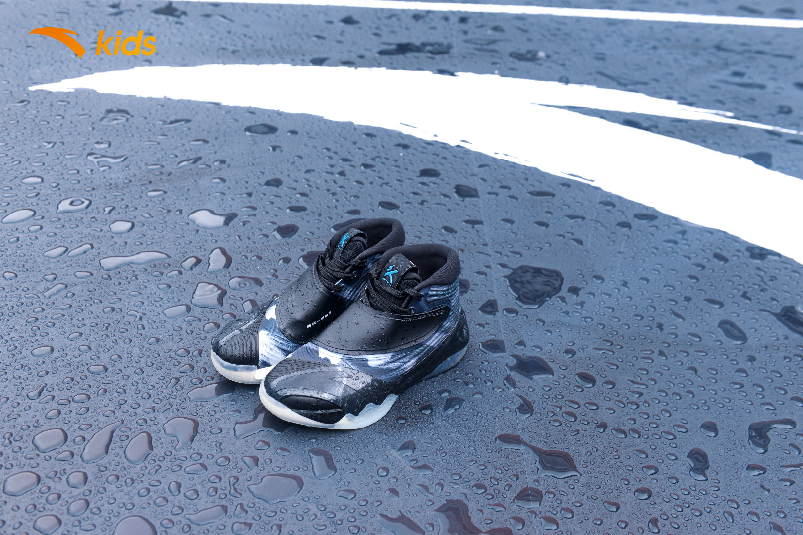 《以家人之名》“凌霄”徐崴罗微博晒最新动态 变身寸头小男神打篮球