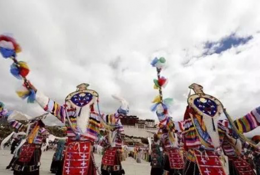 桑珠洛吾—格萨尔藏戏民族文化的舞台中鲜活出时代新风尚