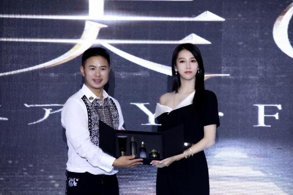 奢思雅“裂酵の谜”品牌发布会盛大召开，弦子亲临，见证新品载誉发布