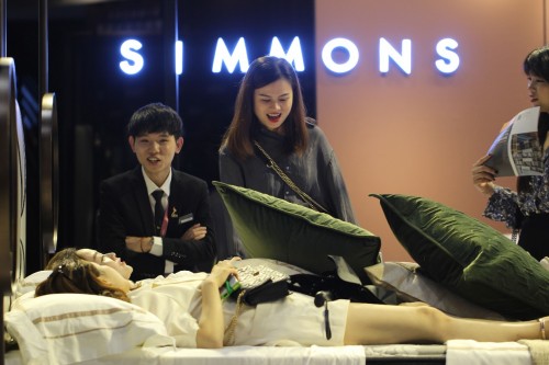 Simmons席梦思亮相中国上海国际家具博览会,多款新品打造高品质睡眠