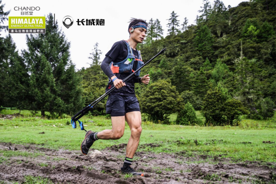 纵横最高海拔4780米藏地高原 解锁长城炮+越野跑新玩法