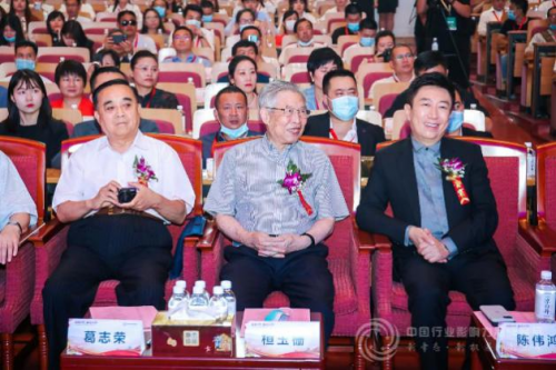 小指尖大视野，LILY NAILS荣获美甲美睫创新品牌荣誉