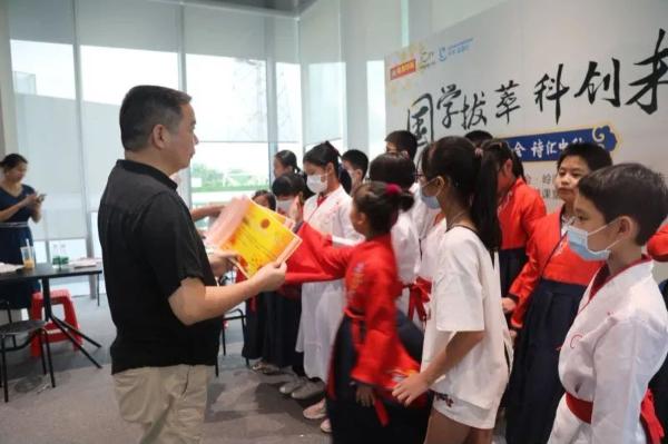 信息时报联合乐学培优举办岭南诗词大会东部海选22名晋级