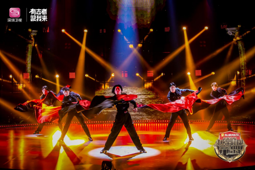 3分钟带你看完《黑客帝国》,这炫酷事态看起来太过瘾!