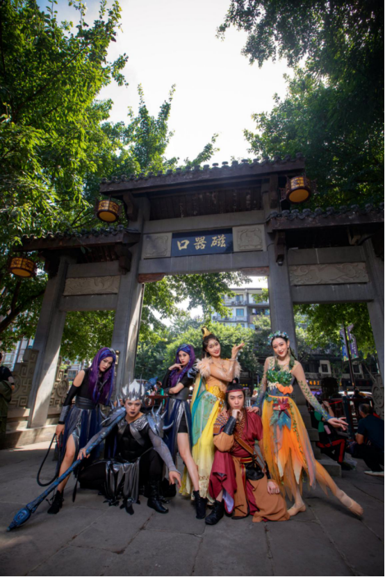  网红城市的梦幻联动！惊艳亮相重庆地标的巫山神女结果是谁？