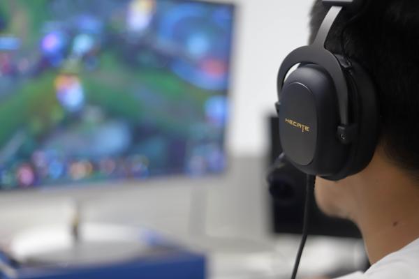 漫步者为电竞发声，打造HECATE G50专业赛事级耳机