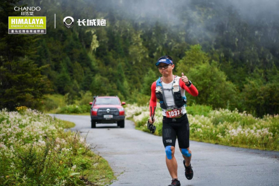 纵横最高海拔4780米藏地高原 解锁长城炮+越野跑新玩法