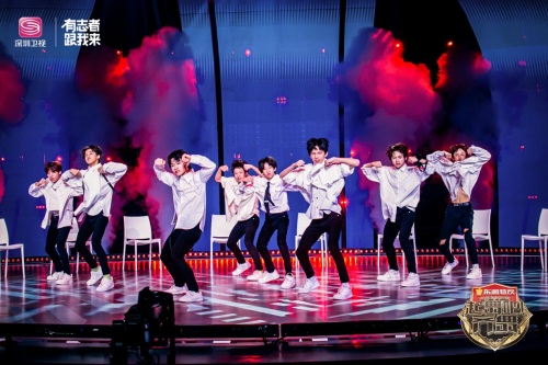 3分钟带你看完《黑客帝国》,这炫酷事态看起来太过瘾!