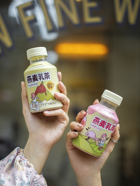 网红国潮饮料品牌汉口二厂推出新品0蔗糖低脂燕麦乳茶，以新口感吸引消费者