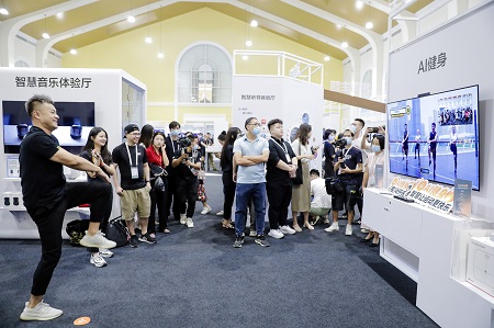 华为智慧屏携手超级猩猩 打造客厅健身新体验