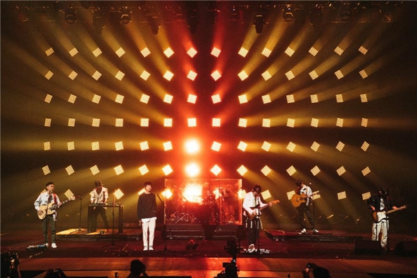 大波浪福禄寿再现神曲 “魔改”《妹妹你大胆地往前走》引爆酷狗