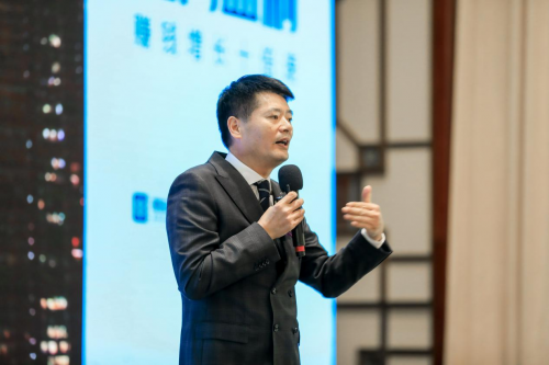对接国内知名企业家，燕窝水创始人俞文清分享品牌商业发展之路