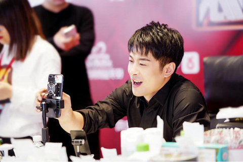 被网红标签耽误的企业家辛有志：百亿C2M供应链操盘者