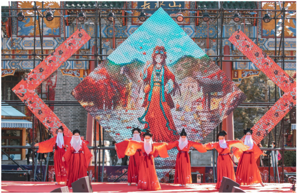 古北水镇第二届红叶祭开幕 赴一场秋日国风盛宴