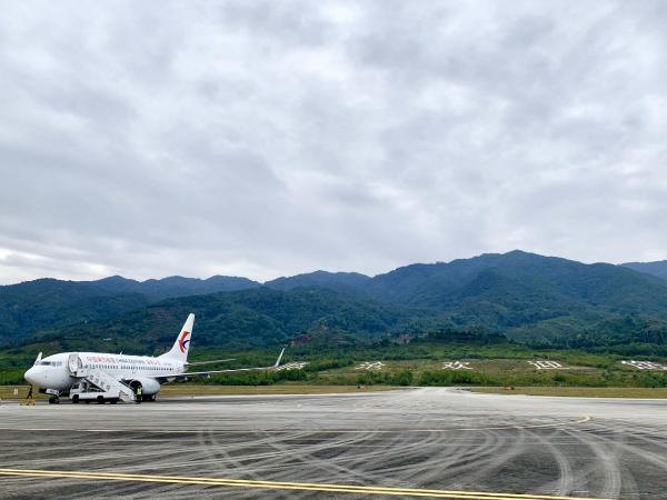 超市客舱齐“上新” 线上线下“带货”忙——东航集团航空+消费扶贫促乡村振兴