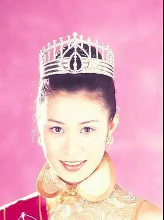 2020爱木周︱百变女神佘诗曼来啦