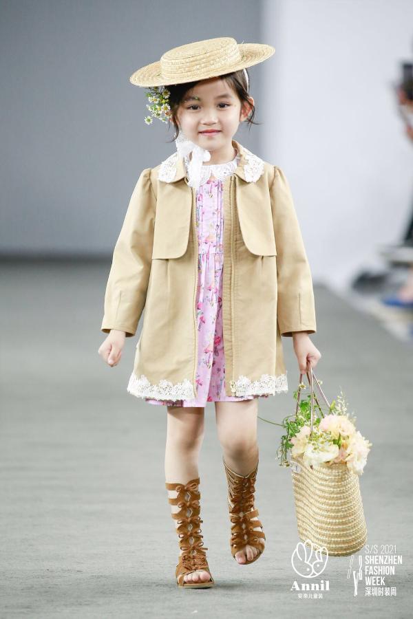 南方10月下雪？安奈儿童装打造冬日专属狂欢！