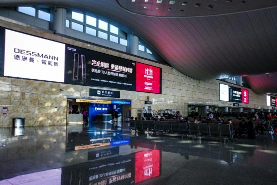 德施曼麒麟R8“刷脸”亮相各大机场高铁站，二代3D人脸智能锁迅速引爆中高端市场！