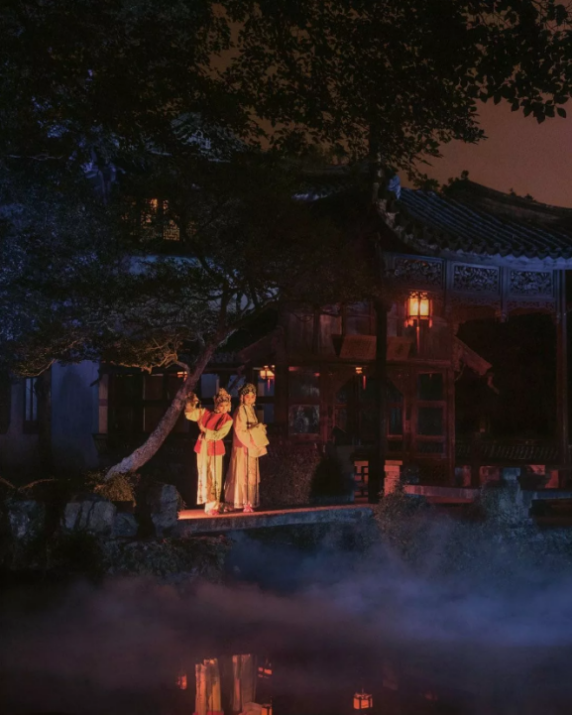 苏州园林拙政园夜游项目拙政问雅内测迎来汉服同袍会