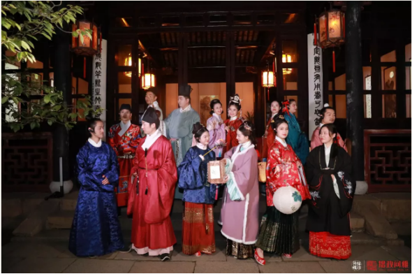 苏州园林拙政园夜游项目拙政问雅内测迎来汉服同袍会