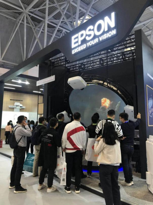 爱普生亮相中国教育装备展示会，全新解决方案带来智慧教育新活力