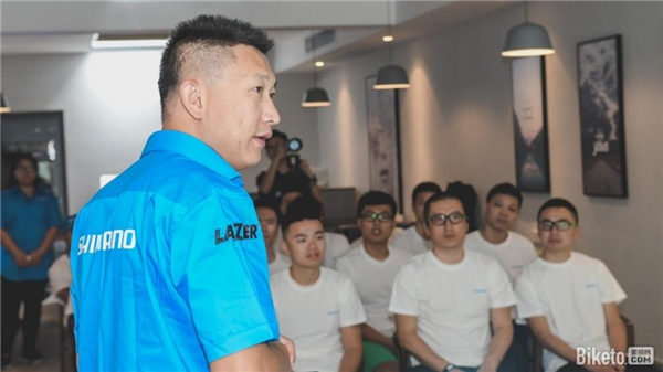 跟着中国环法第一人——计成，学习正确骑行