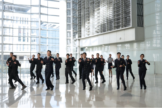 这家航司员工化身“动感天团”Rap Show精彩进博