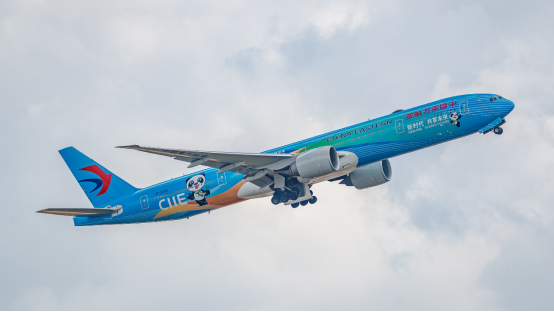 这家航司员工化身“动感天团”Rap Show精彩进博