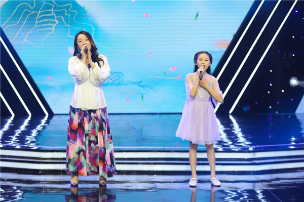 《新声有范》第六季严艺丹携学员合唱《问情》 音频已上线酷狗