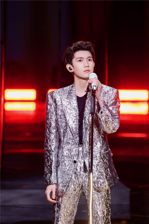 《我们的歌2》容祖儿、希林娜依·高合唱刷爆热搜 歌曲上线酷狗