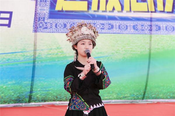 体育趣闻：2018世界杯首战护旗手的6名山里娃，怎么选的？