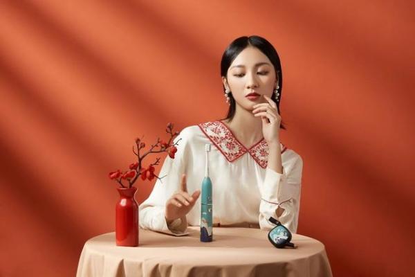 联名LV设计师：usmile如何玩转产品美学？