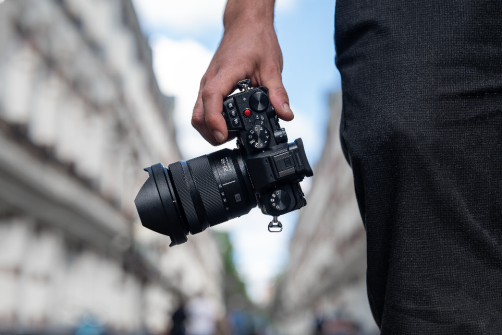 今年微单相机“黑马”松下S5,又免费固件升级!