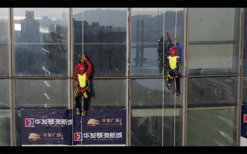 极限震撼！全球首个“双塔”垂直极限攀爬记录诞生！
