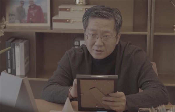 离开了马小策的朱一旦倍感孤独，不过！今天他俩又同框了！