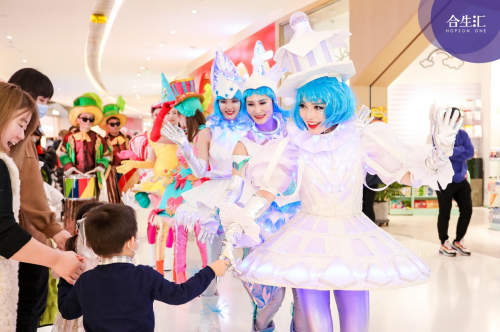 北京朝阳合生汇 “BE WITH YOU”3周年店庆璀耀缔造芬芳