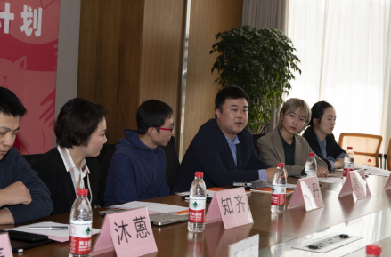 爱心善举共传递，国民宠物品牌疯狂小狗助力“双百万计划”