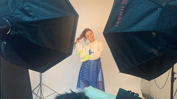 程芷渝拍摄新的CD专辑写真集