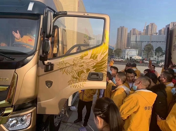 “坐龙椅”、“住行宫”、赚大钱 奥铃卡友从此翻身做“皇帝”