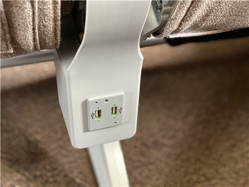 首架ARJ21飞机正式首航 东航旗下一二三航空公司正式运营